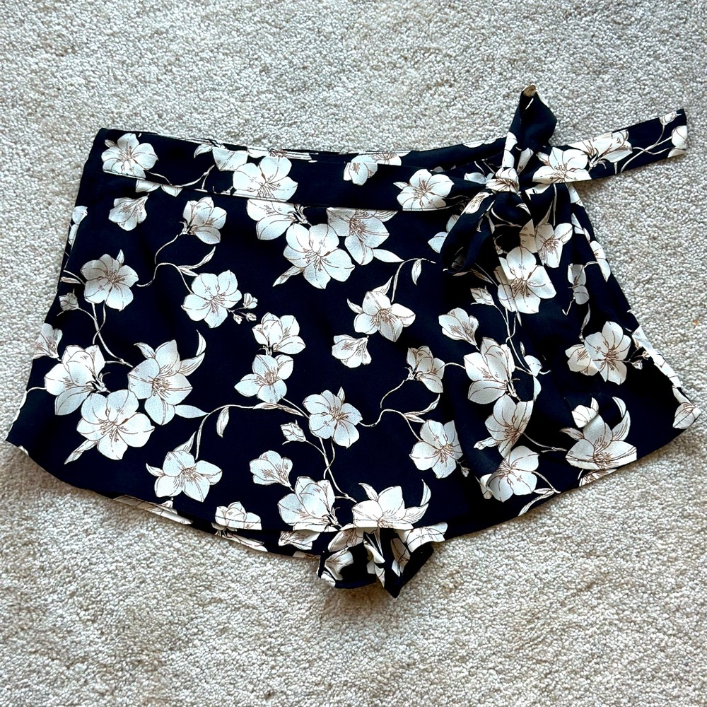 Forever 21 - Flowy Skort